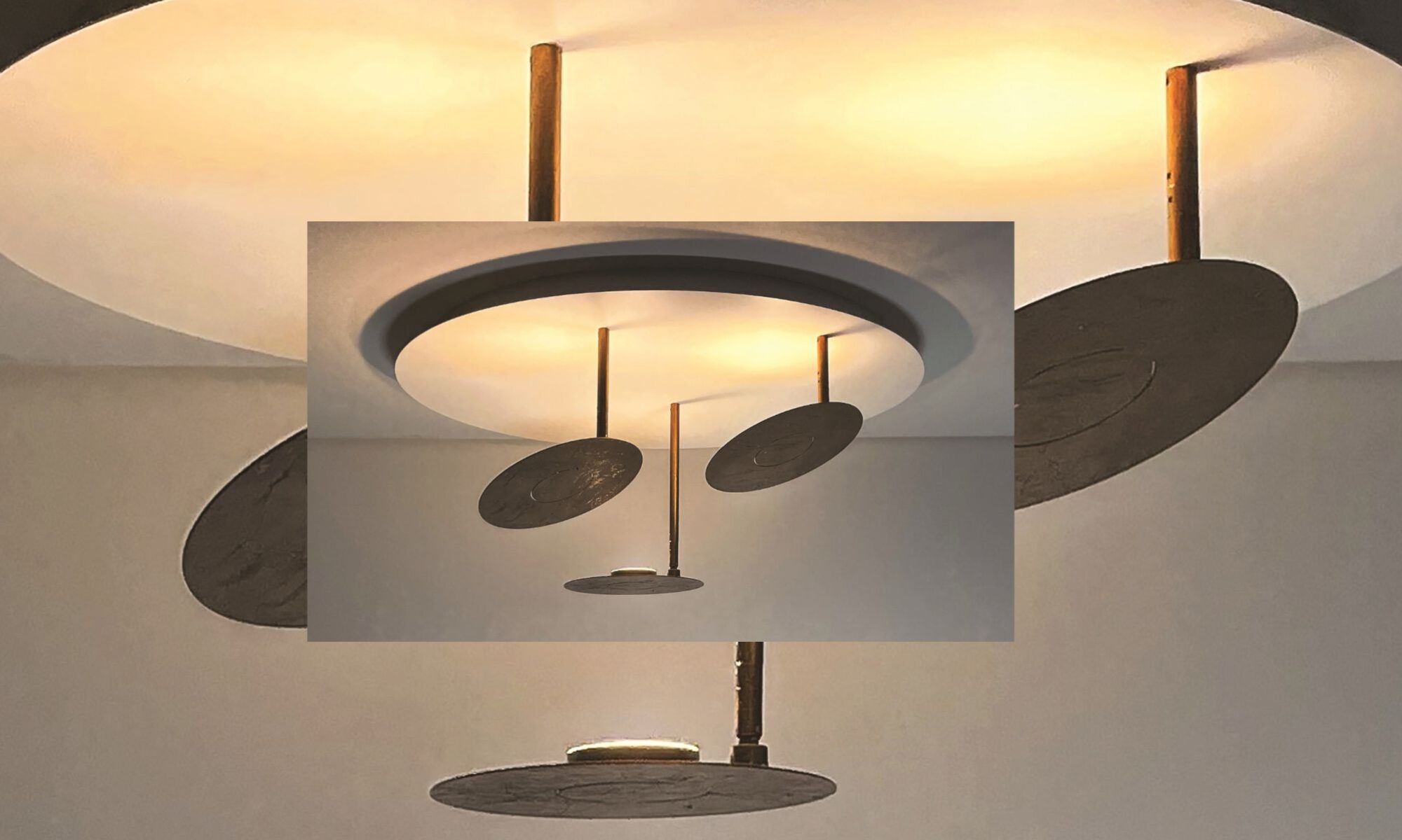 plafondlamp Papera in bladgoud van Knikerboker, met details ingezoomd